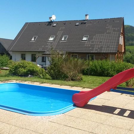 Apartman V Chaloupce Na Vrsku Bernsdorf Buitenkant foto
