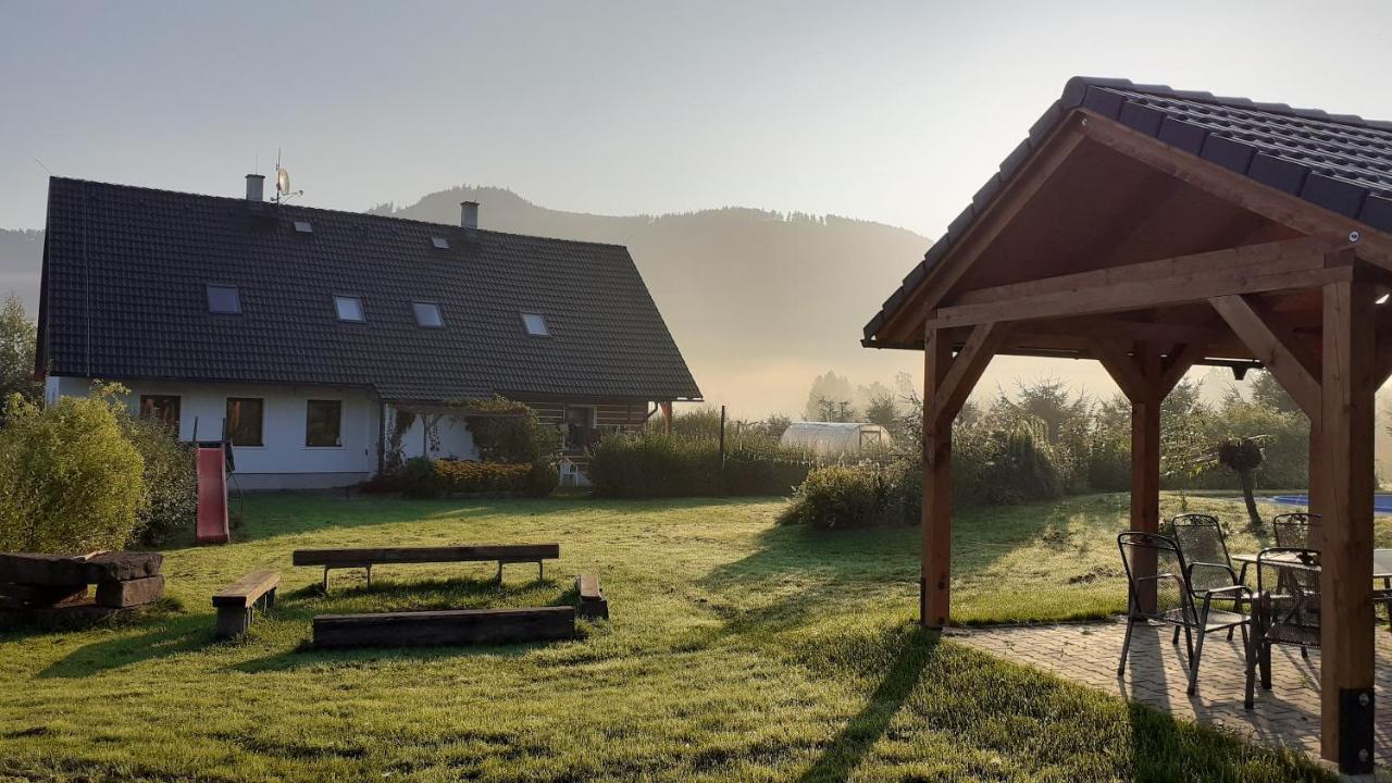 Apartman V Chaloupce Na Vrsku Bernsdorf Buitenkant foto