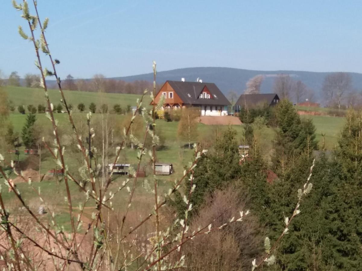 Apartman V Chaloupce Na Vrsku Bernsdorf Buitenkant foto