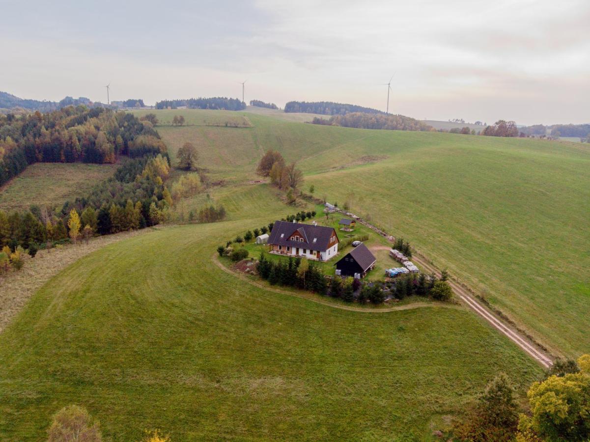 Apartman V Chaloupce Na Vrsku Bernsdorf Buitenkant foto