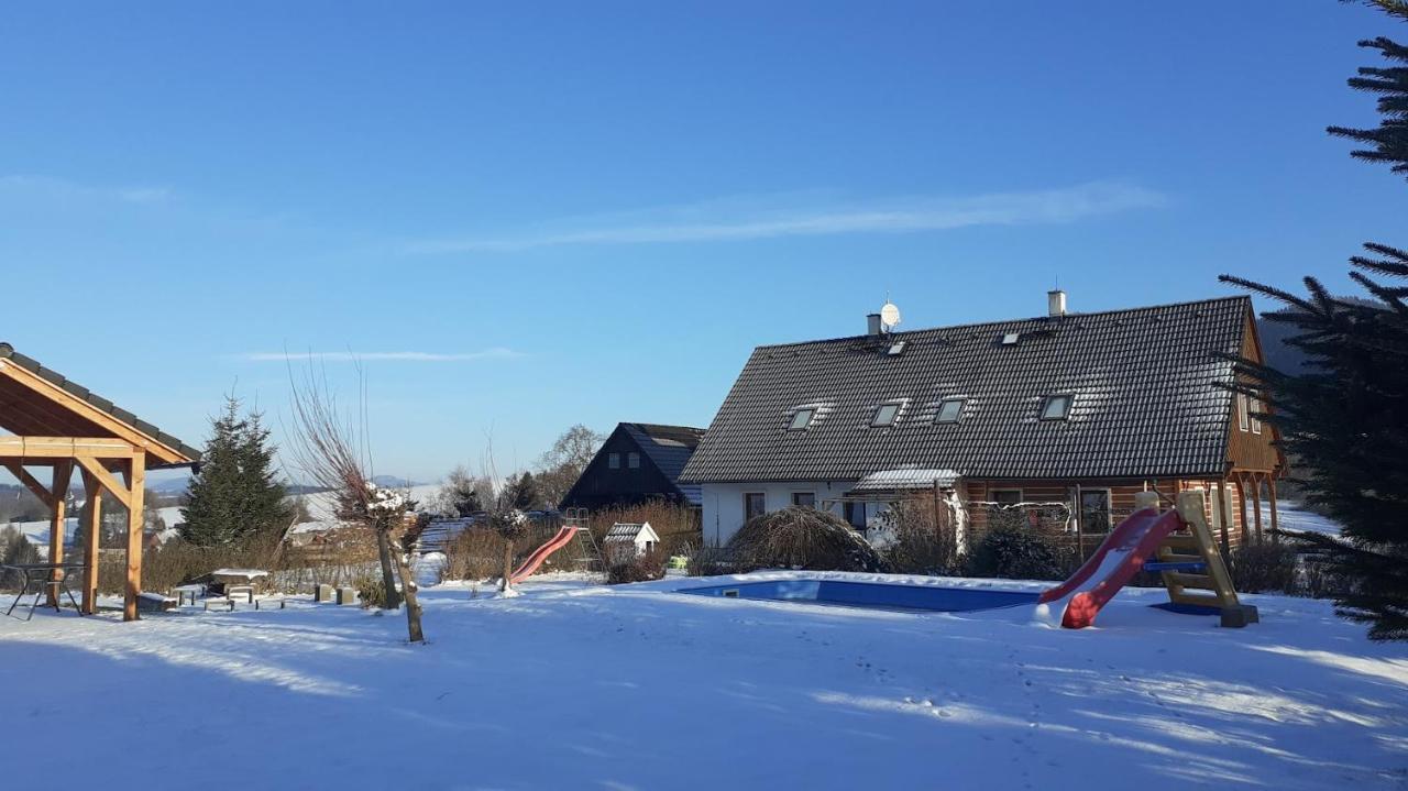 Apartman V Chaloupce Na Vrsku Bernsdorf Buitenkant foto