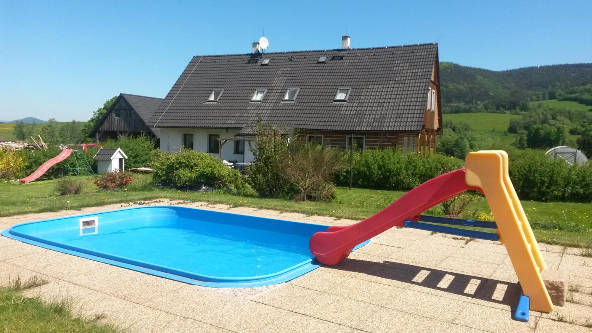 Apartman V Chaloupce Na Vrsku Bernsdorf Buitenkant foto