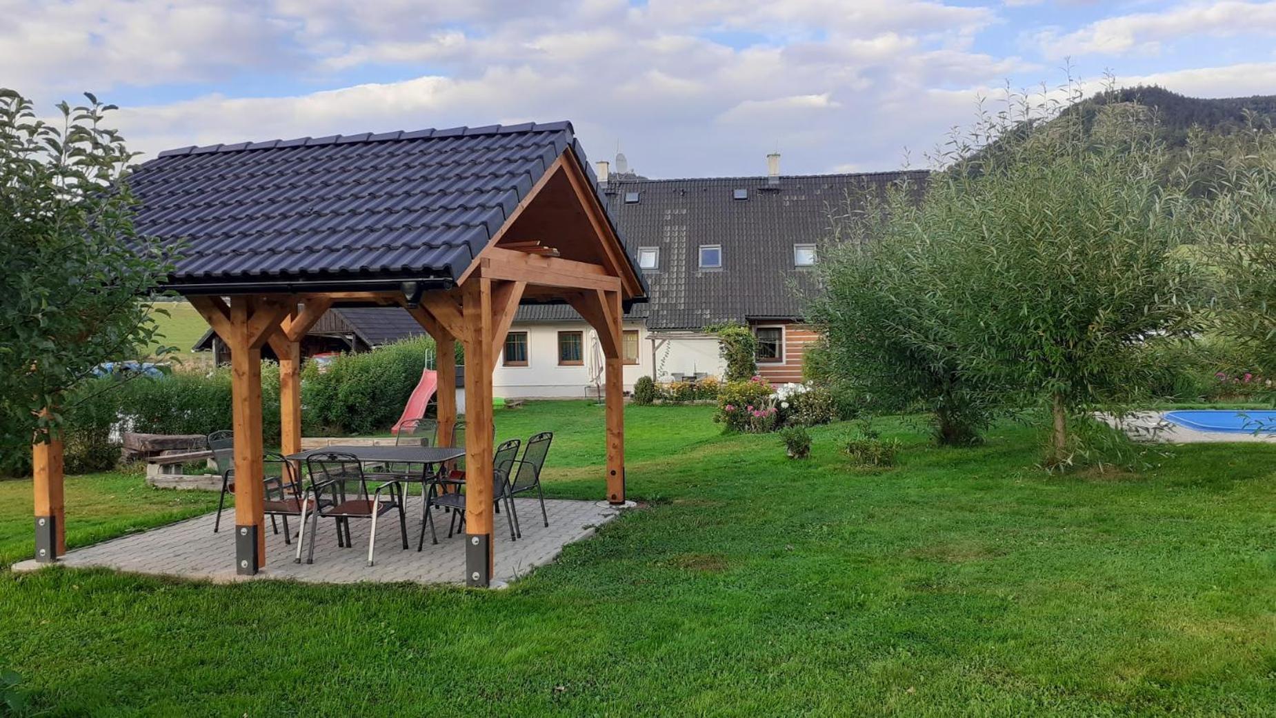 Apartman V Chaloupce Na Vrsku Bernsdorf Buitenkant foto